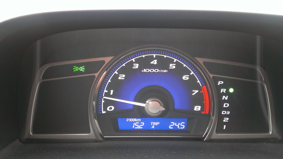 вот — Honda Civic 4D (8G)