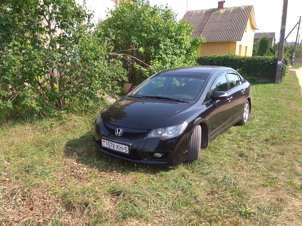 цивик на даче — Honda Civic 4D (8G)