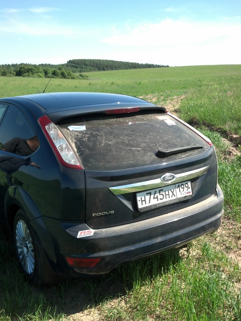 как обычно после мойки. и оторвал брызговик — Ford Focus Hatchback II