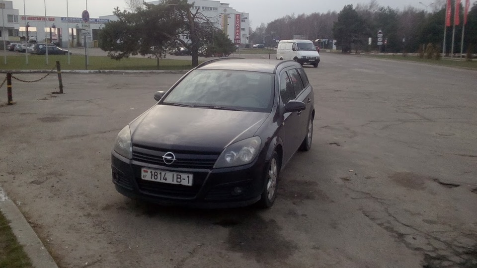 Opel Astra черный металлик 1.7 CDTI