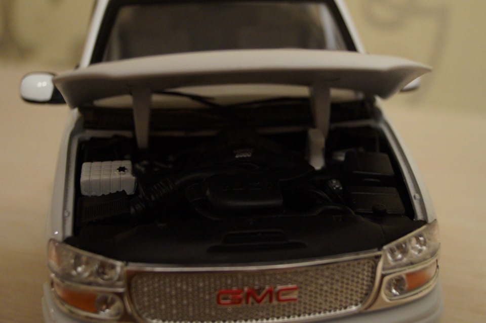 GMC Yukon Denali & Lincoln Navigator 1/18 Welly — Сообщество