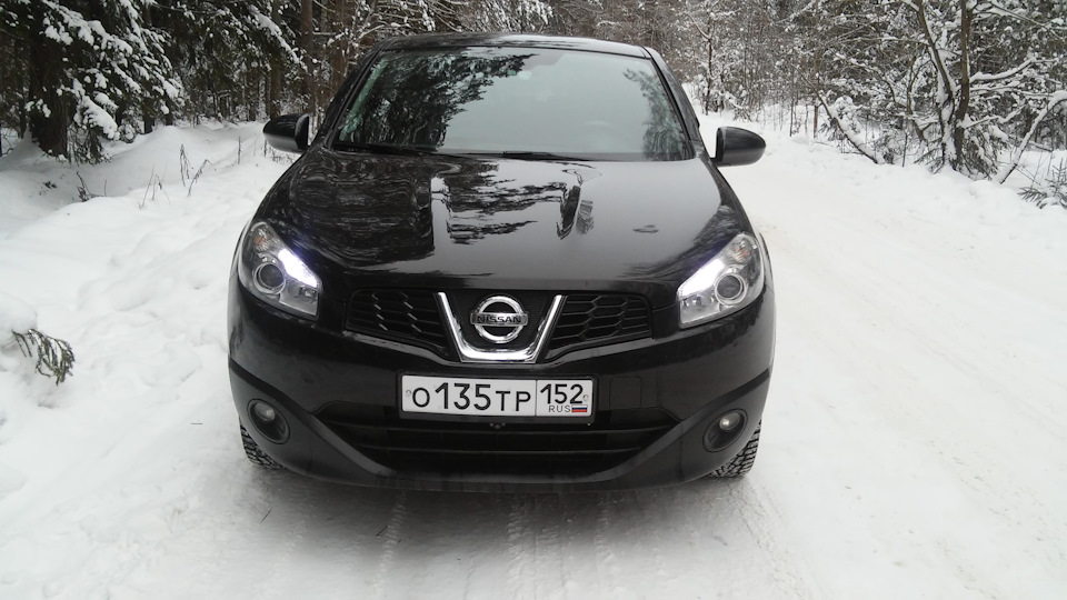 при включении габаритов ходовые огни гаснут — Nissan Qashqai (1G). Запчасти на фото: TP152