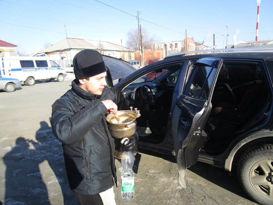 Фото в бортжурнале Toyota RAV4 (IV)