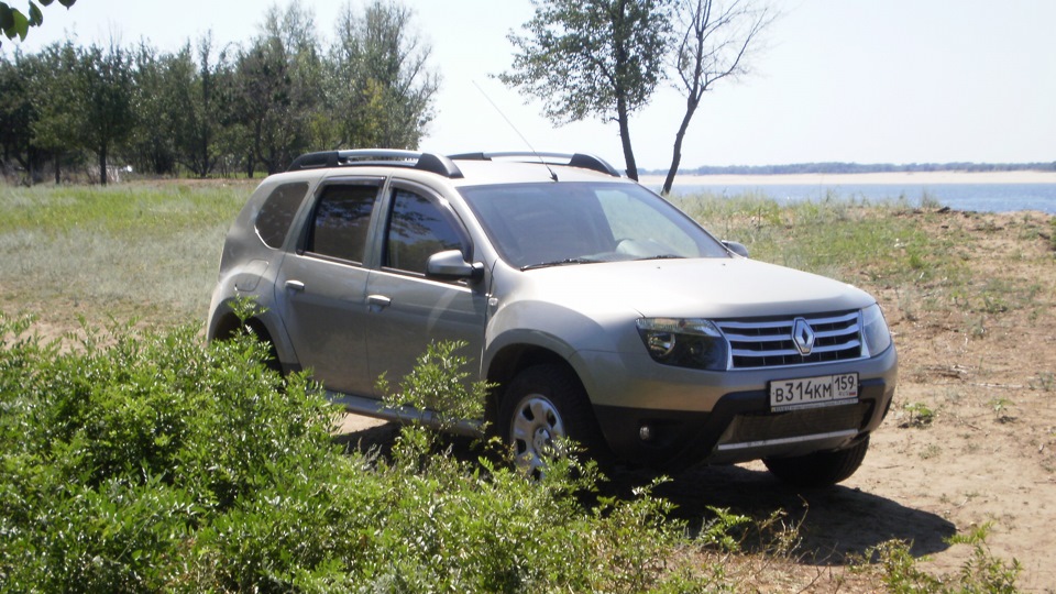 Renault Duster Зеленный базальт