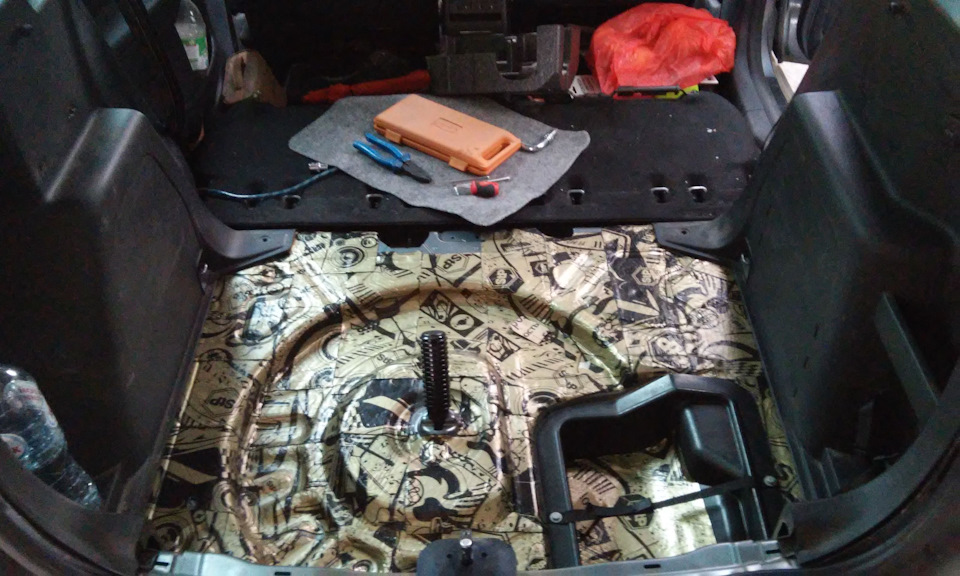 Пол gold) — Skoda Yeti