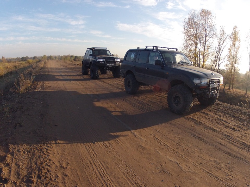 Малыш и Карлсон — Toyota Land Cruiser 80