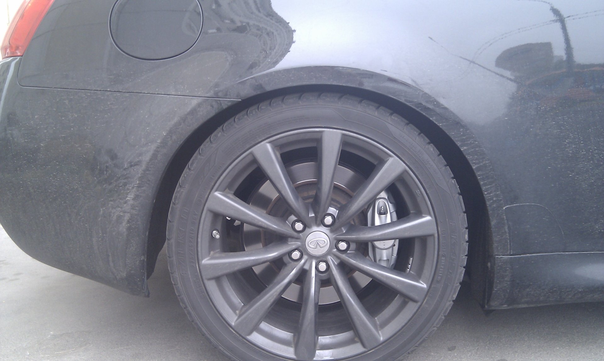зад — Infiniti G37 Coupe