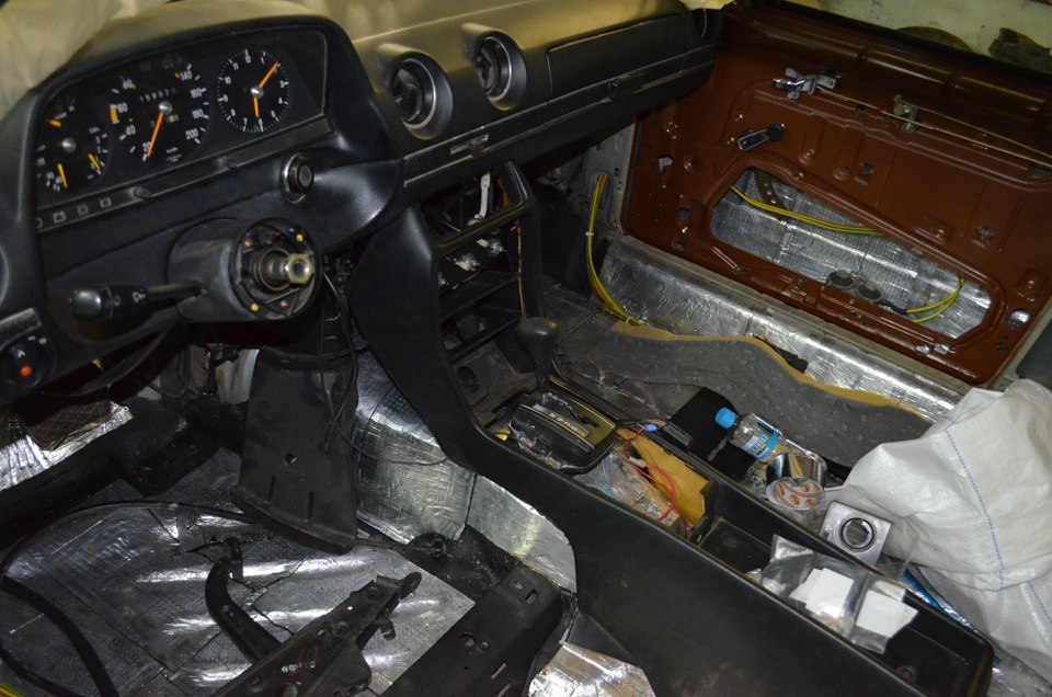 Фото в бортжурнале Mercedes-Benz W123