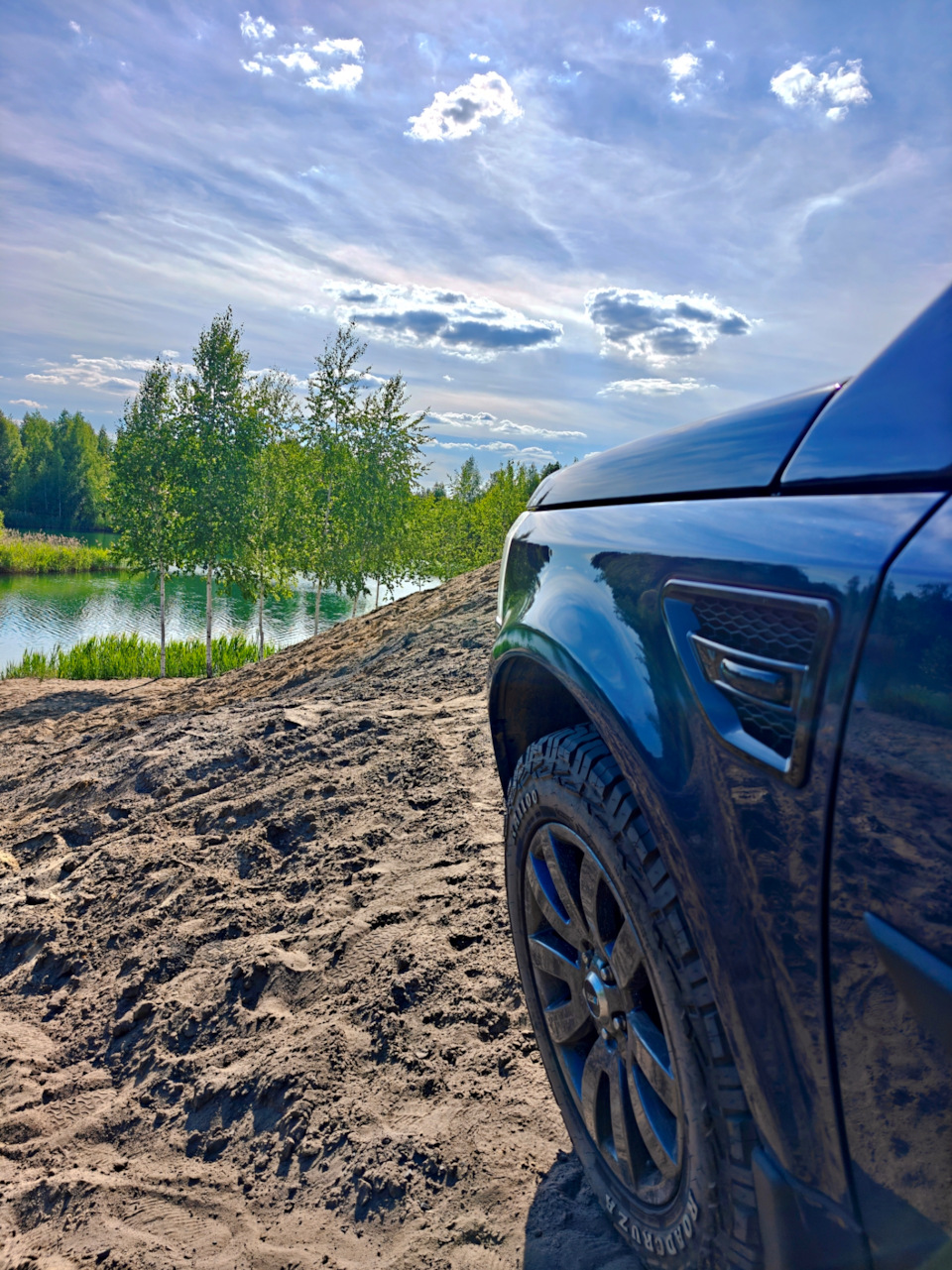 Новые жарбы и чёрные поворотники гармонично смотрятся — Land Rover Freelander 2 (L359)