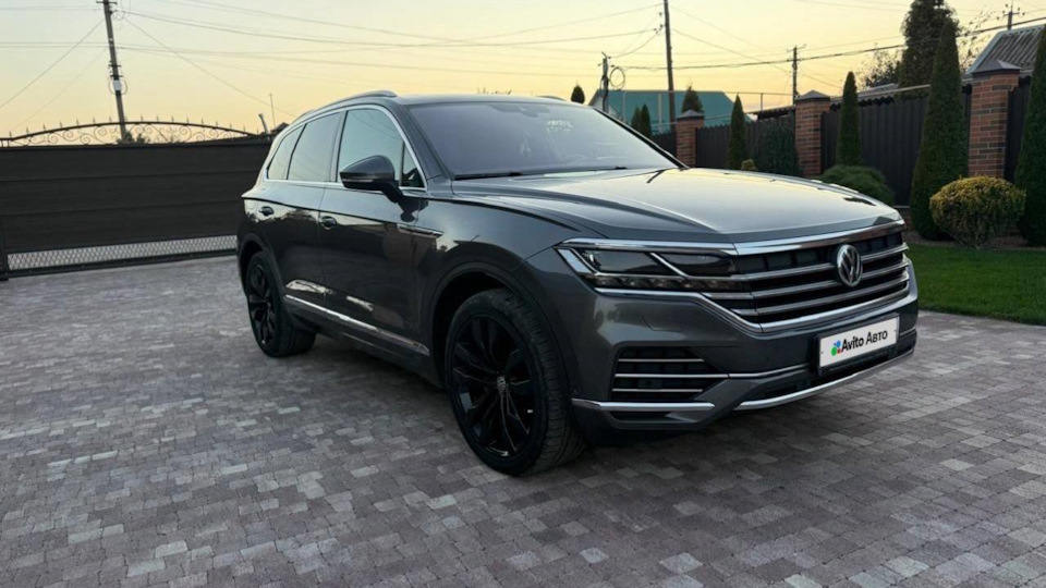 Volkswagen Touareg Серый