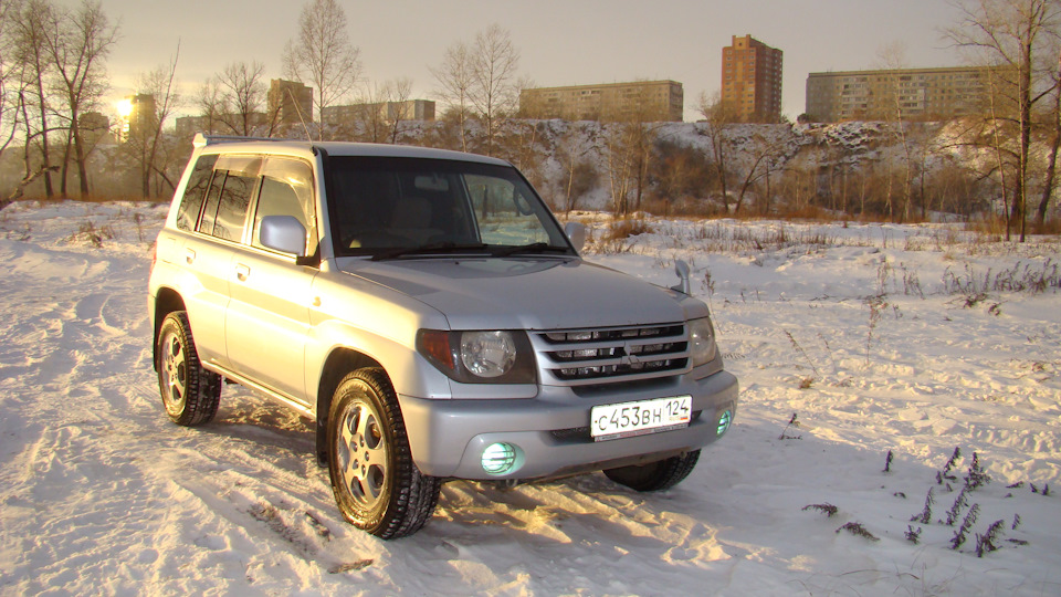 Mitsubishi Pajero iO