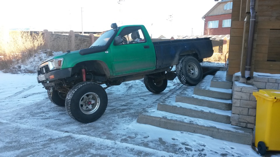 Фото в бортжурнале Toyota Hilux (5G)