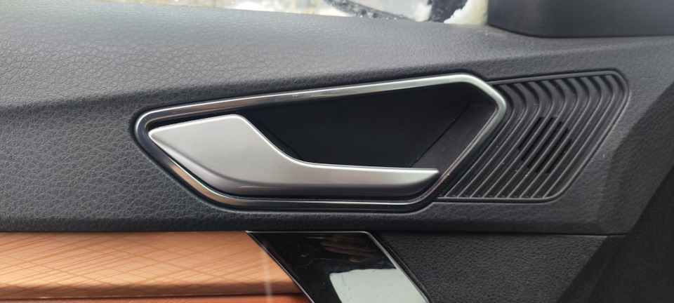 Фото в бортжурнале Lada Vesta SW Cross (NG)