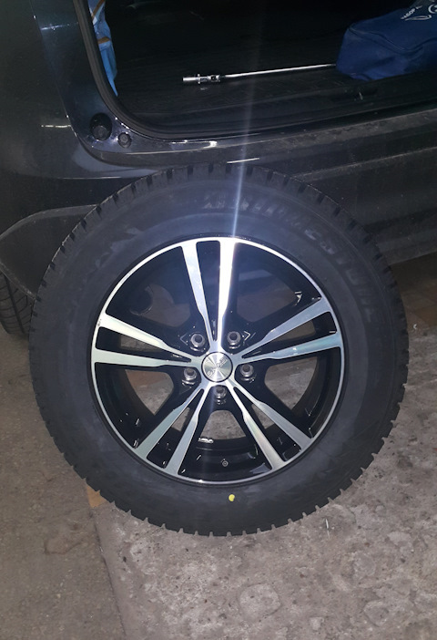 Вариант №2 Колесные диски Скад Мельбурн 7xR17 5x114.3 ET45 DIA66.1 — Nissan X-Trail III (t32)