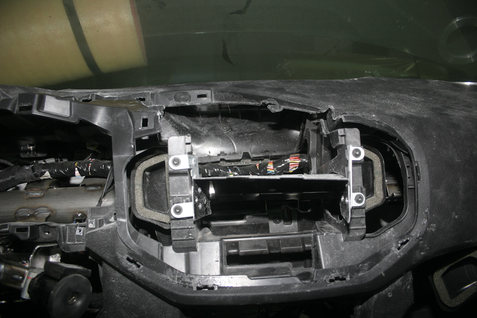 Хорошо хоть, что ГУ однодиновое — Lada XRAY