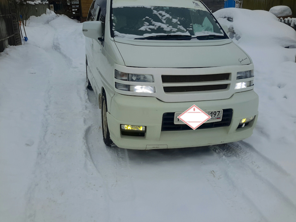 Фото в бортжурнале Nissan Elgrand (E50)