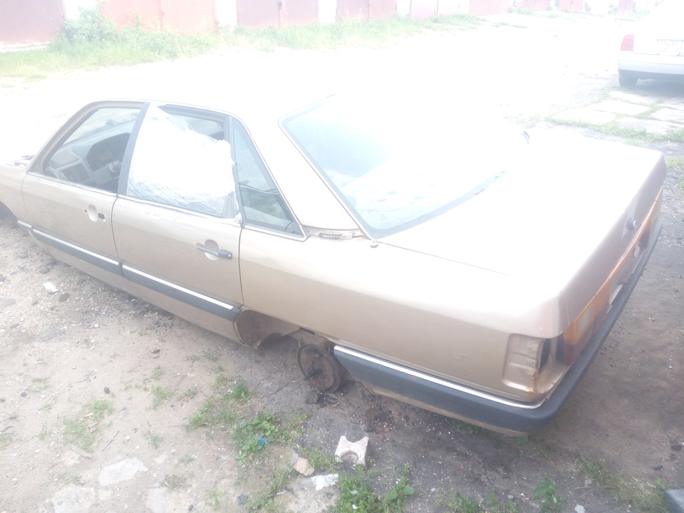 Фото в бортжурнале Audi 100 (C3)