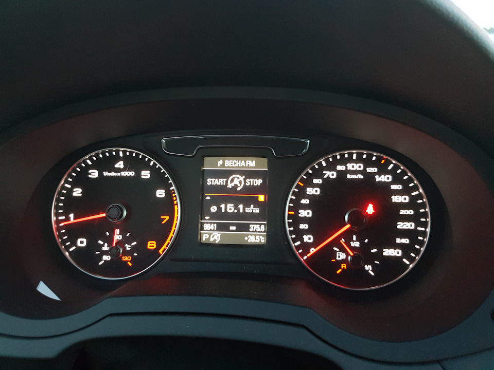 Снова учу машину ездить. — Audi Q3 (1G)