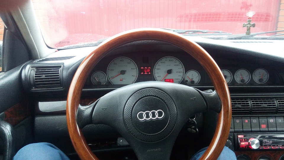 Фото в бортжурнале Audi 100 (C4)