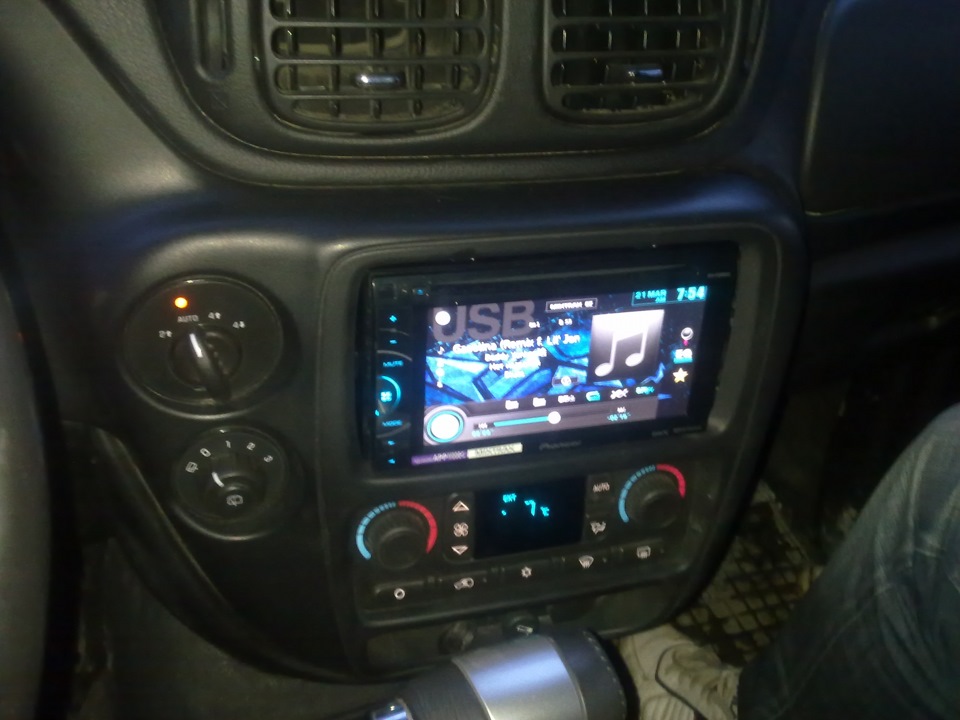 туц-туц — Chevrolet TrailBlazer (1G)
