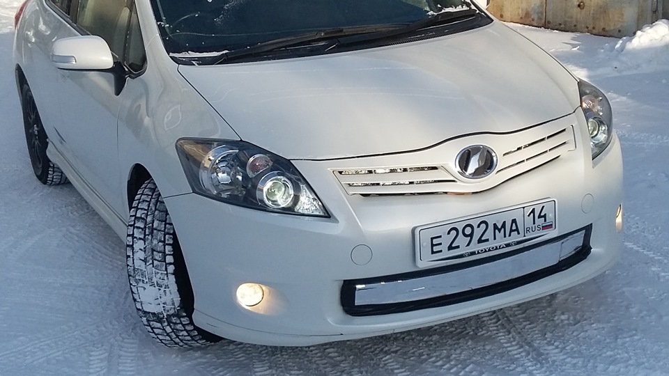 Toyota Auris 2ZR - V1.8.