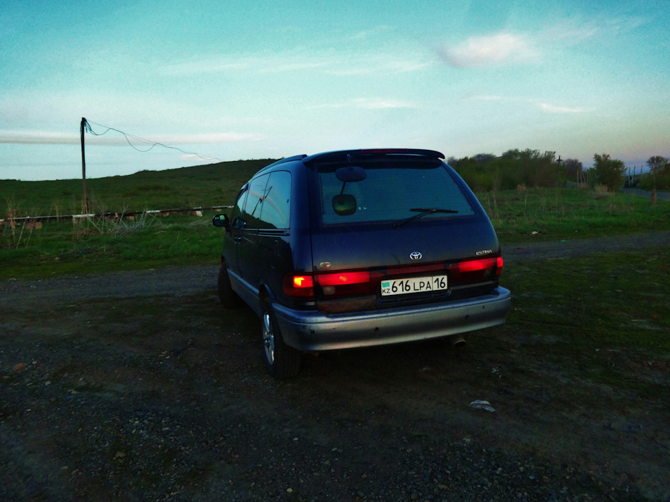 Фото в бортжурнале Toyota Estima (I)