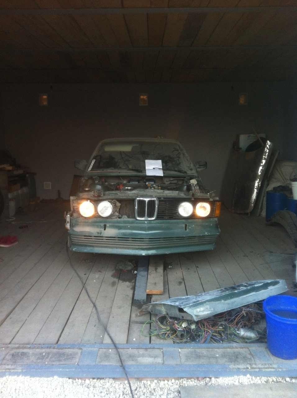 Фото в бортжурнале BMW 3 series (E21)