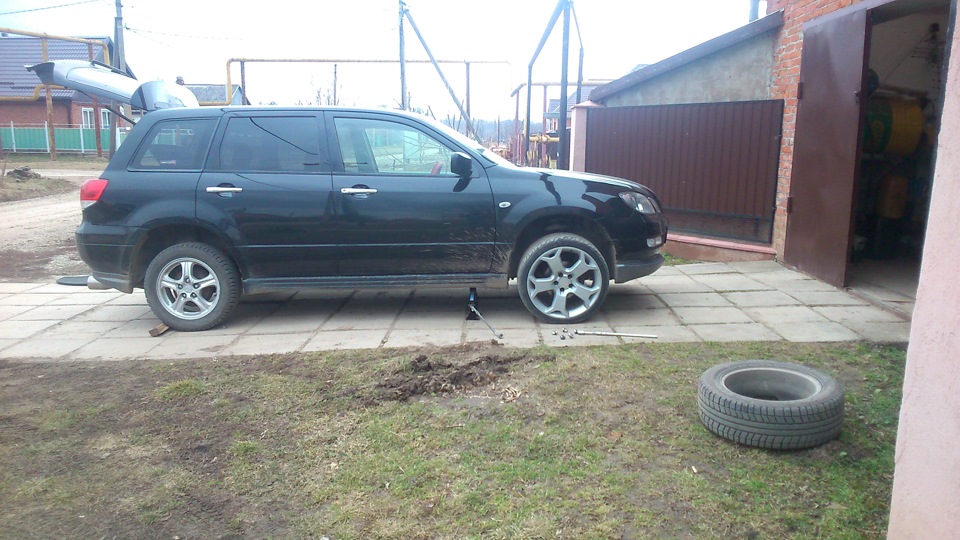 Фото в бортжурнале Mitsubishi Airtrek (1G)