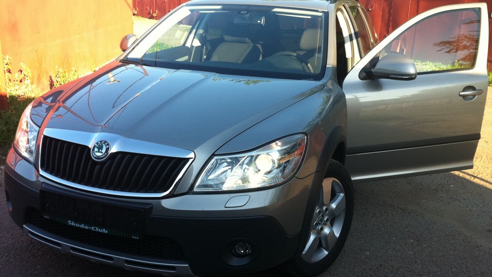 Skoda Octavia Scout "Pure carbon edition"