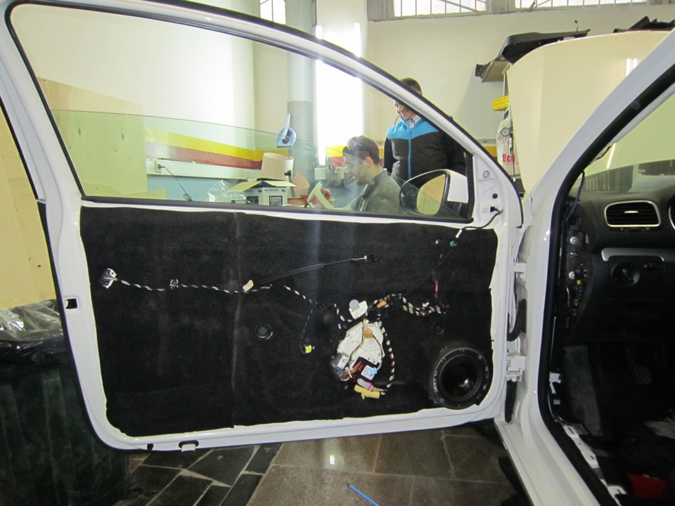 первая дверь готова))) — Volkswagen Golf Mk6