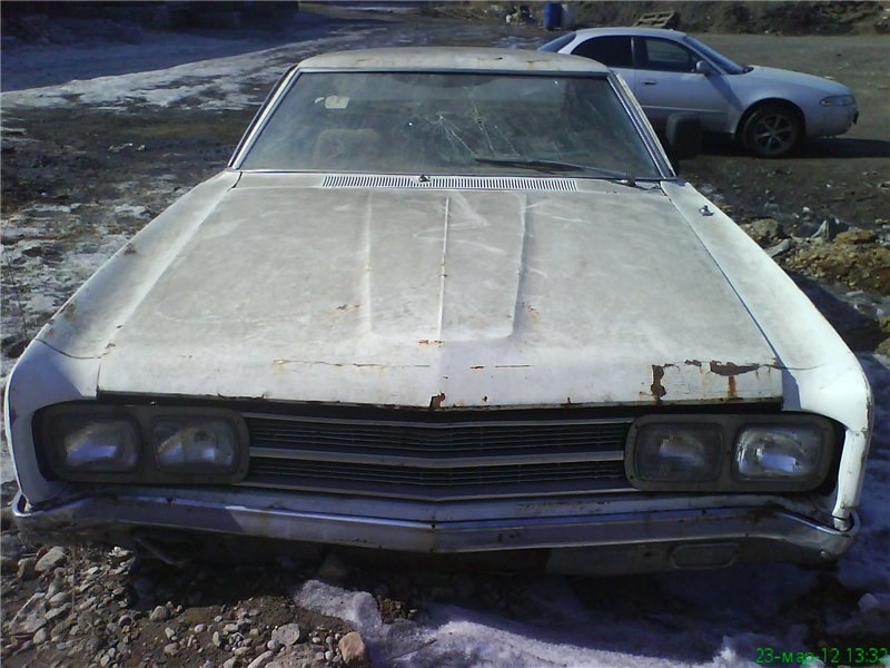 вот такой экземпляр был в Хабаровске — 1969 Ford Custom Sedan