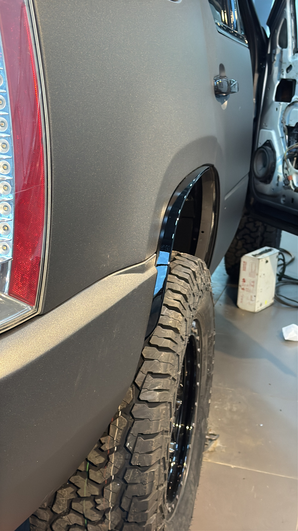 Фото в бортжурнале Cadillac Escalade (3G)
