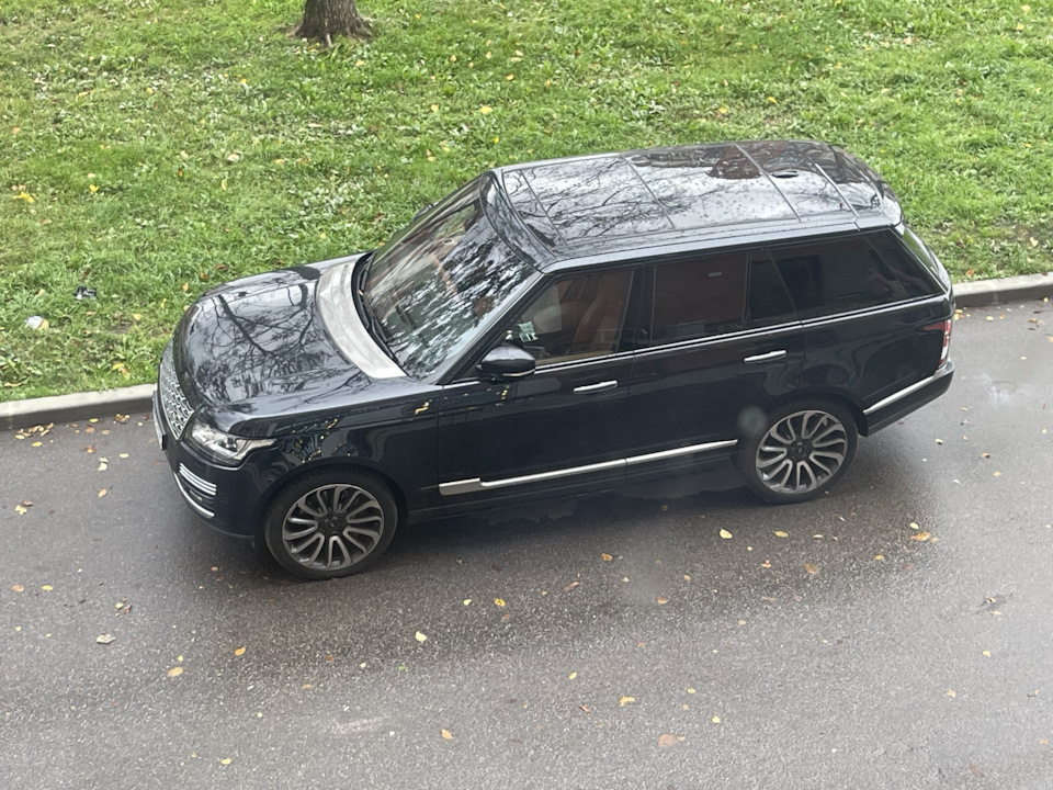 Старичек некропремиальный) — Land Rover Range Rover (4G)
