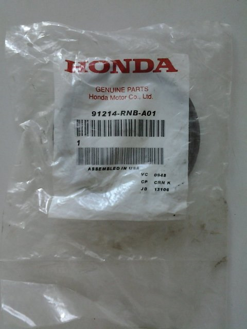 Фото в бортжурнале Honda Jazz (1G). Запчасти на фото: 91214RNBA01