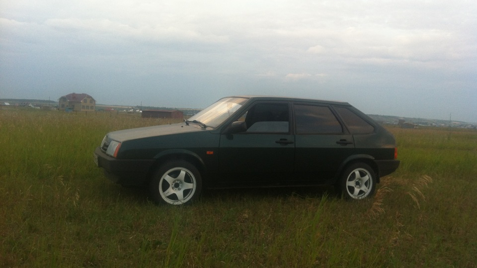 Lada 2109 около стоковый девятос