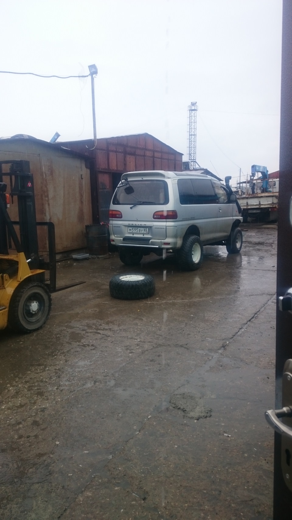 Фото в бортжурнале Mitsubishi Delica (L400)