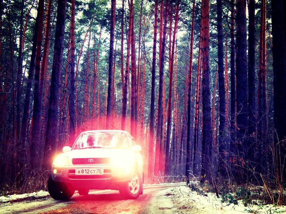 Фото в бортжурнале Toyota RAV4 (I)