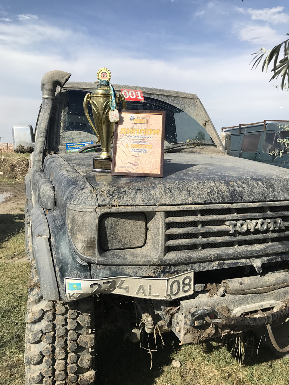 Фото в бортжурнале Toyota Land Cruiser Prado 70-series. Запчасти на фото: Honour AL 108
