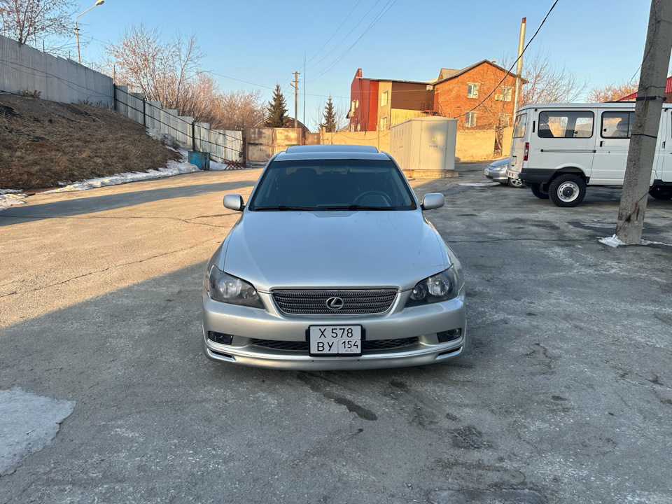 Фото в бортжурнале Lexus IS I