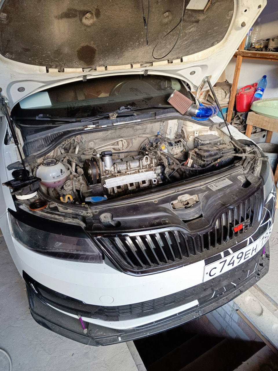 youtube.com/shorts/AFCHqh-yvV8?si=LZs7qRN5vjk8jWjv — Skoda Rapid (1G)