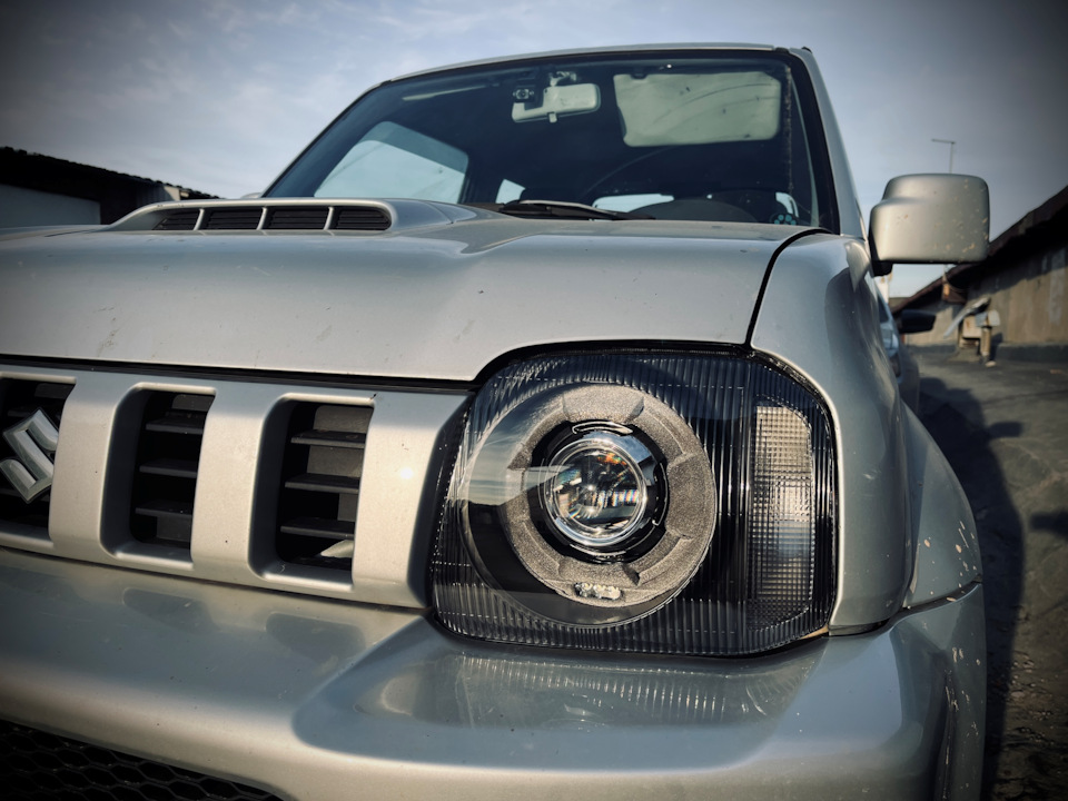Светодиодные линзы и ДХО на Suzuki Jimny — Suzuki Jimny (1G)
