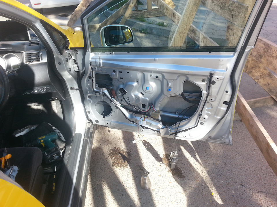 Фото в бортжурнале Nissan Tiida (1G)