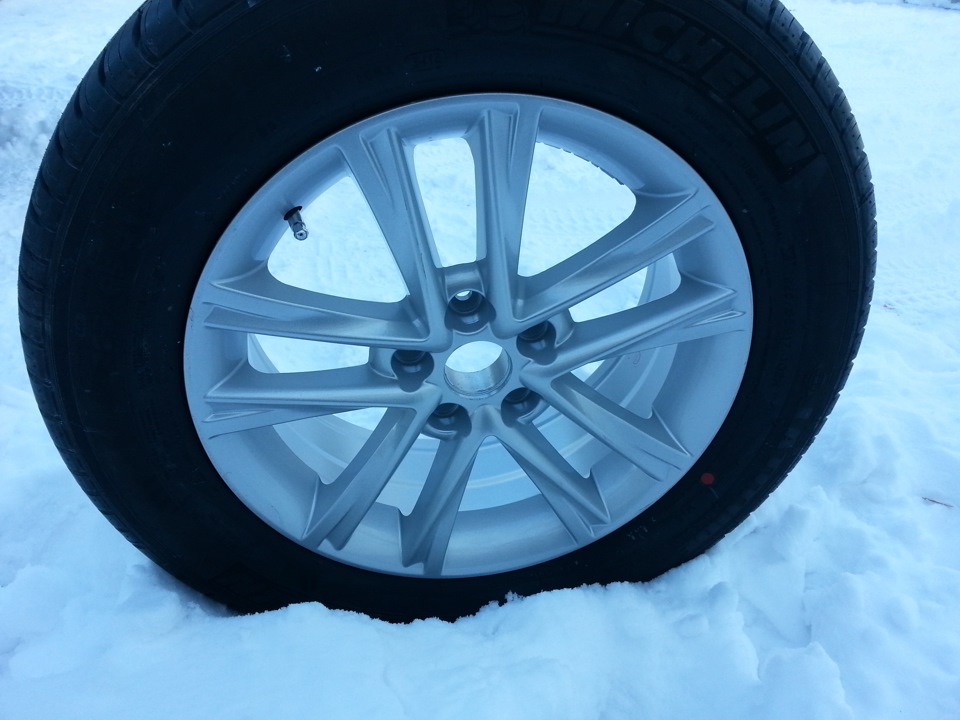 Фото в бортжурнале Toyota RAV4 (IV)