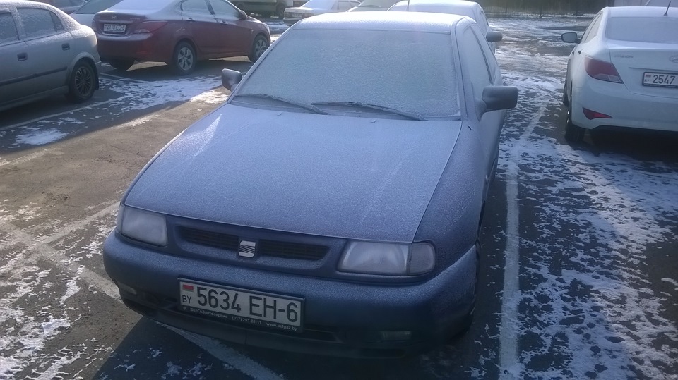 Морозное утро. — SEAT Cordoba (Mk I)