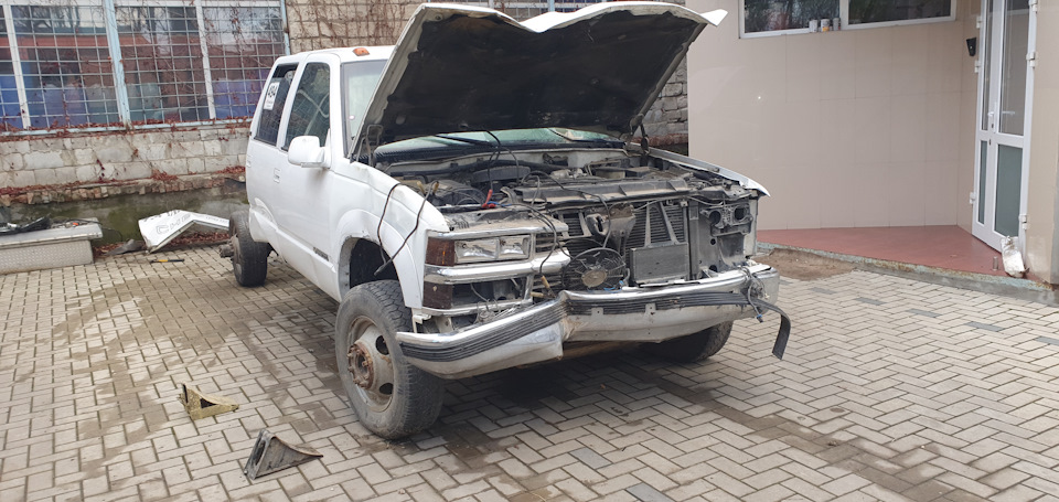 Фото в бортжурнале GMC Sierra (GMT400)