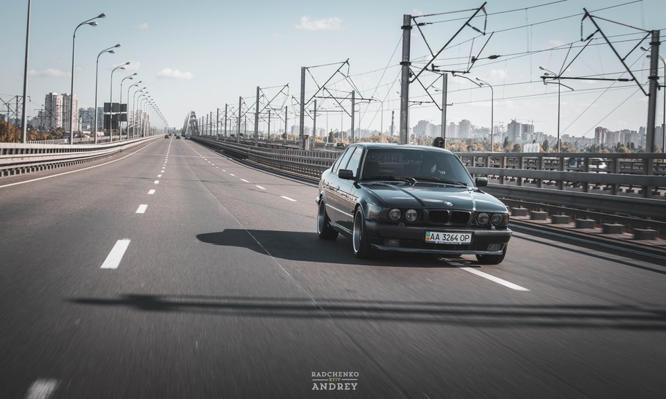 Фотка старая, но мне нравится)) — BMW 5 series (E34)