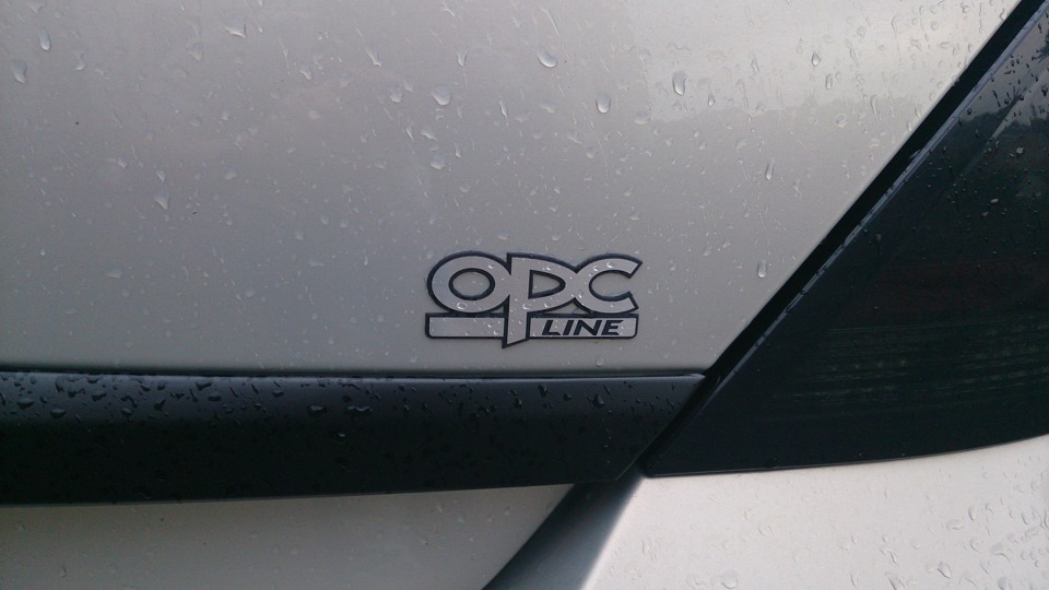 …и на багажник — Opel Astra H