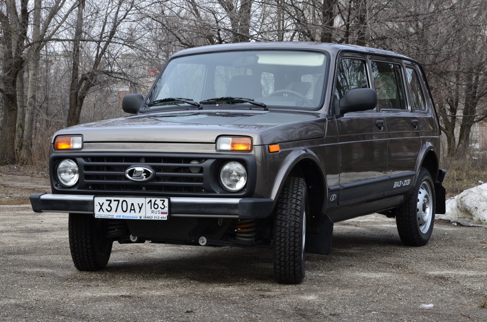 <b — Lada 2131