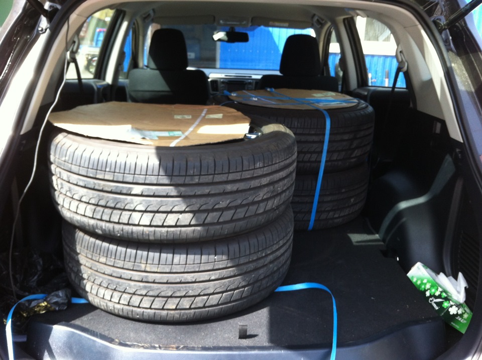 Фото в бортжурнале Toyota RAV4 (IV)