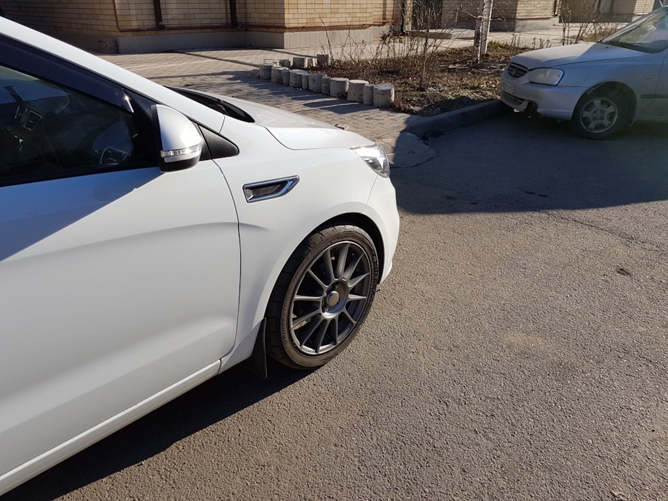 Вид с боку — KIA Rio (3G). Found on photo: 4400V0